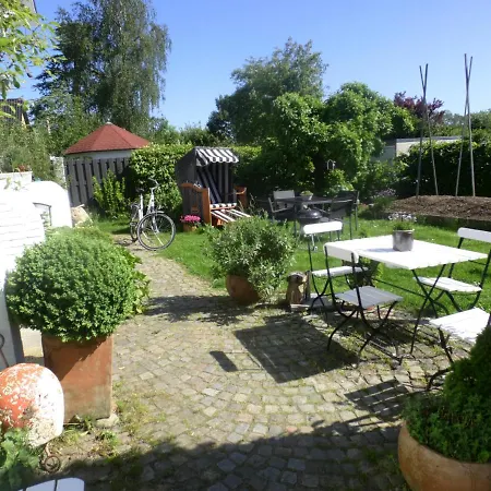 Apartment Ferienwohnung Sorgenfrei *